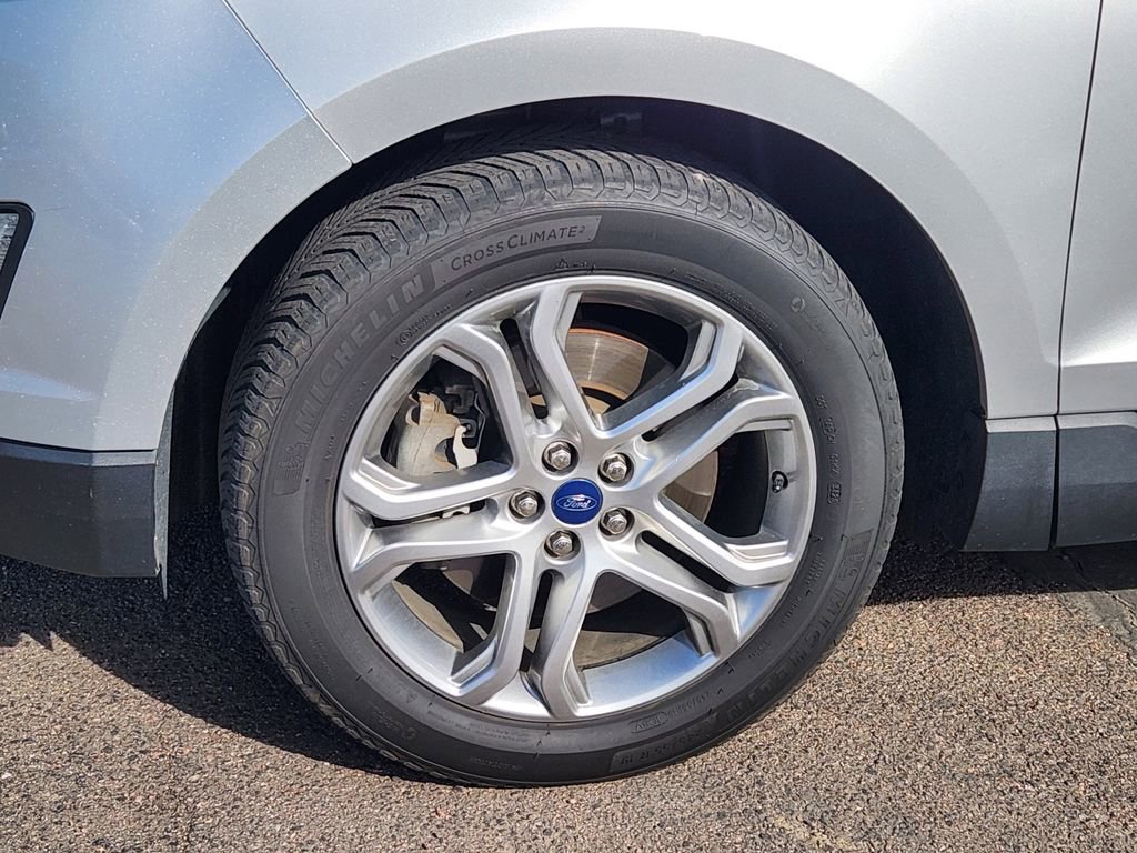 Used 2015 Ford Edge Titanium w/ Technology Package AWD/4WD image 11