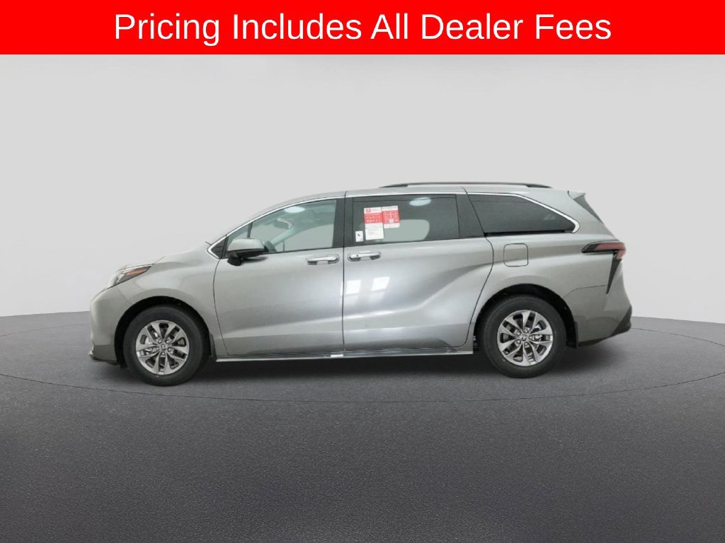 New 2026 Toyota Sienna XLE FWD image 19