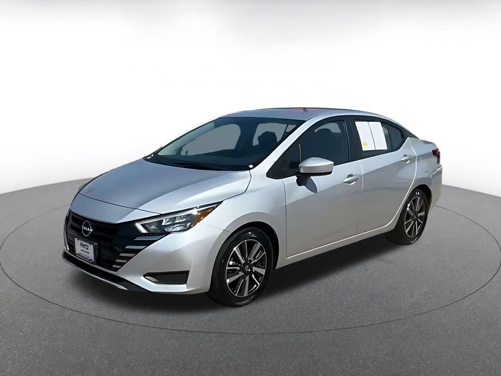 Used 2025 Nissan Versa SV FWD image 6