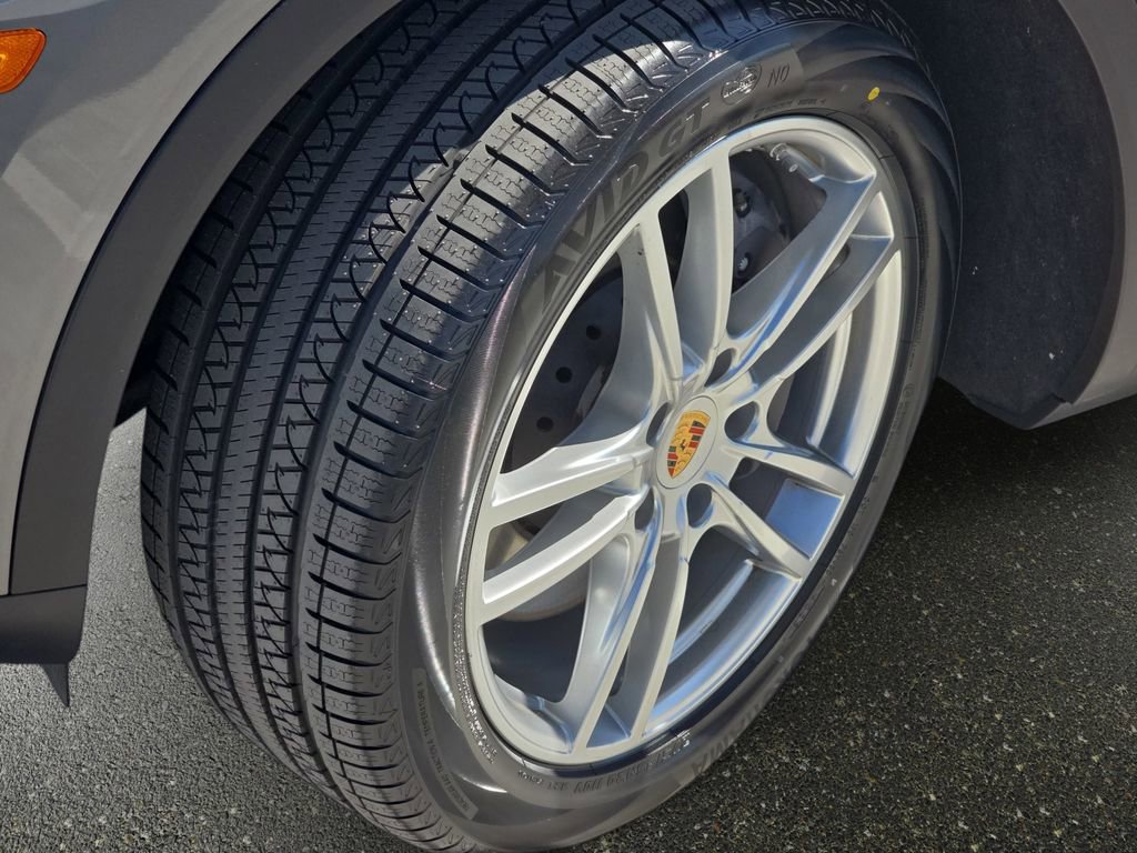 Used 2023 Porsche Cayenne AWD/4WD image 37