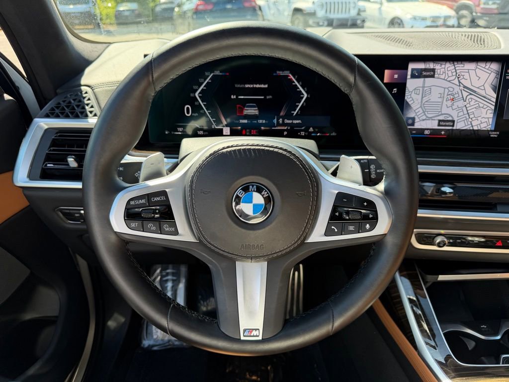 Used 2023 BMW X7 xDrive40i w/ M Sport Package AWD/4WD image 16