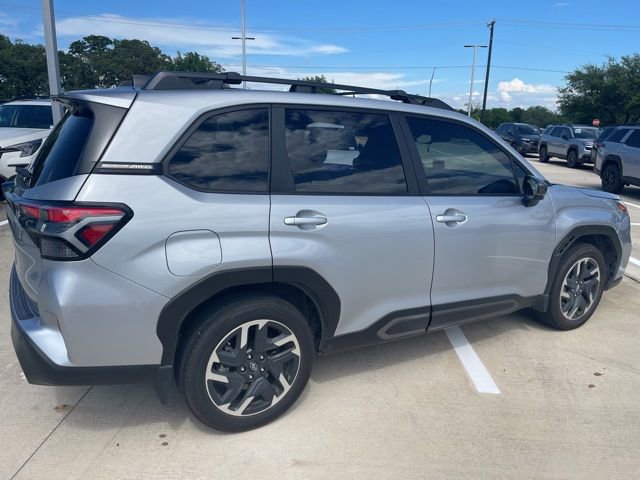 Used 2025 Subaru Forester Limited w/ Popular Package #1 AWD/4WD image 3