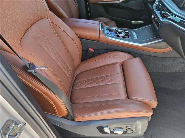 Used 2024 BMW X7 xDrive40i w/ Executive Package image 22