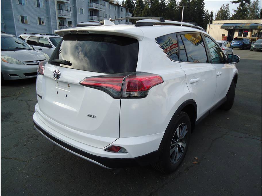 Used 2016 Toyota RAV4 XLE FWD image 6