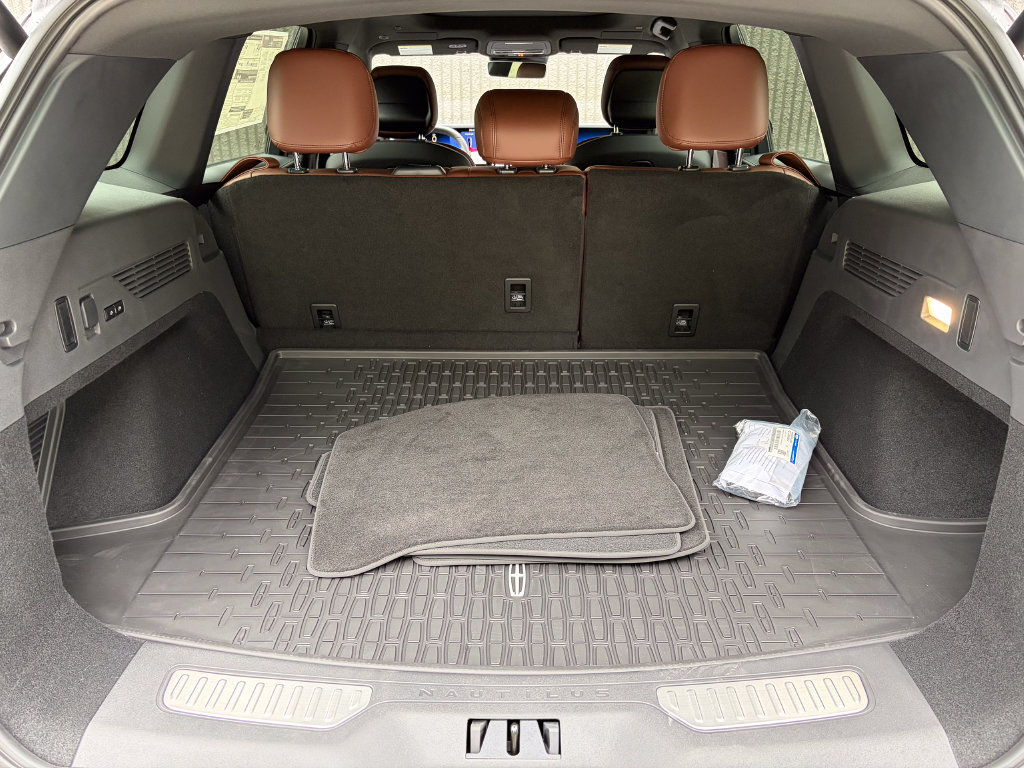 New 2026 Lincoln Nautilus Reserve AWD/4WD image 22