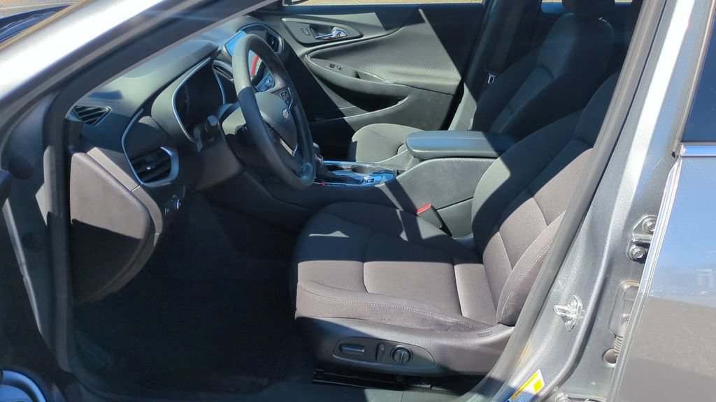 Used 2024 Chevrolet Malibu LT FWD image 11
