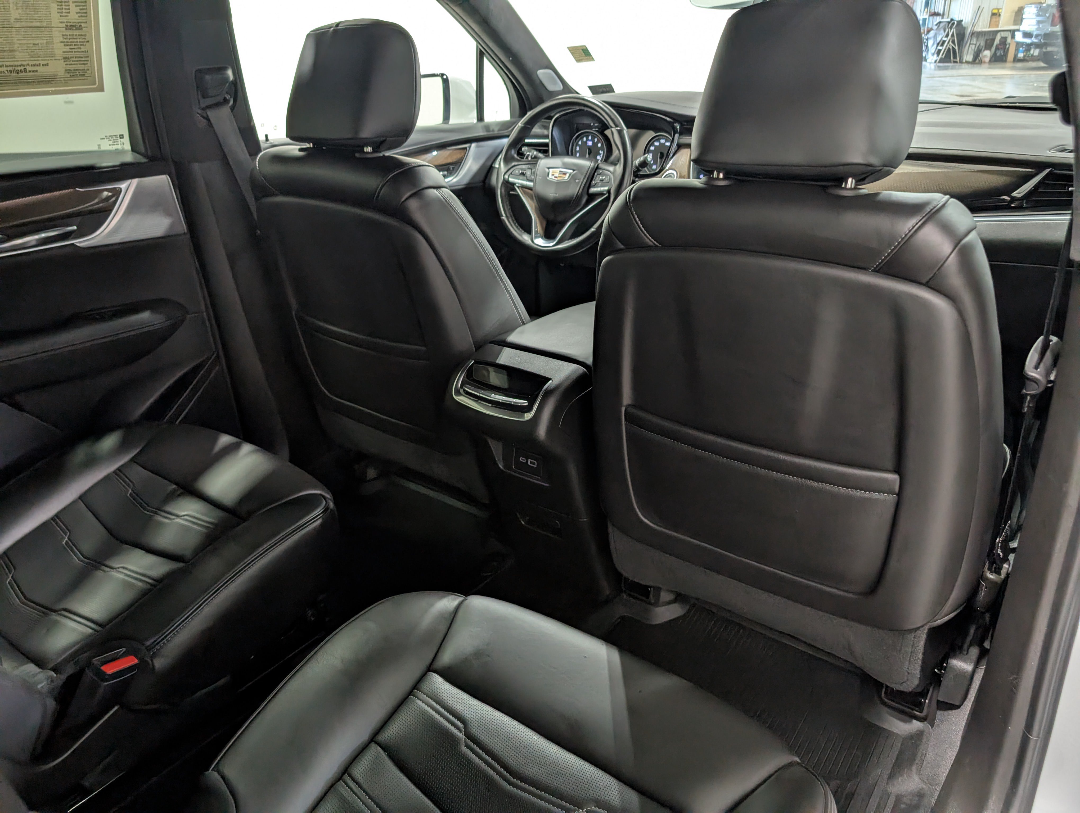 Used 2024 Cadillac XT6 Sport w/ LPO, ONYX Package AWD/4WD image 20
