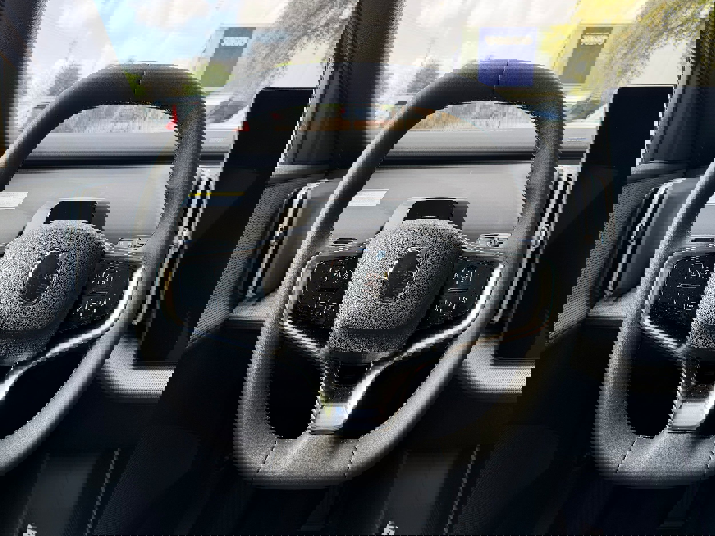 New 2026 Volvo EX30 Plus w/ Protection Package Premier image 14