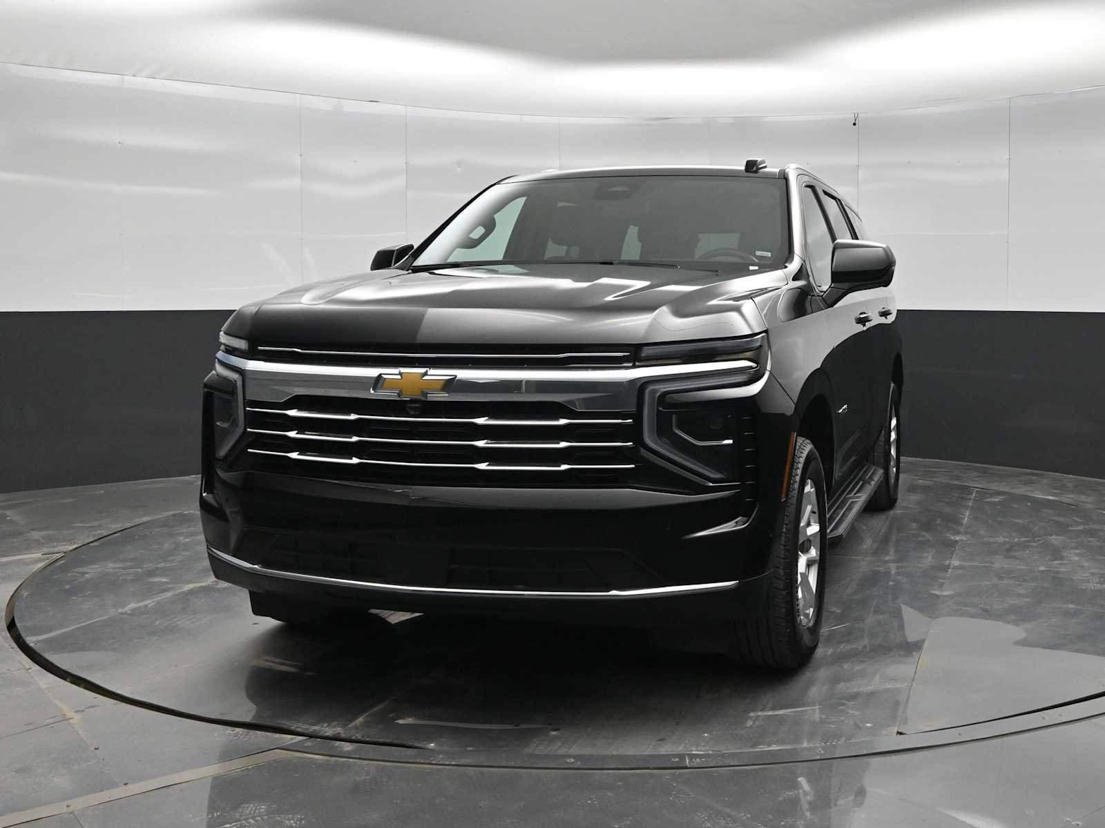 Used 2025 Chevrolet Tahoe LT AWD/4WD image 3