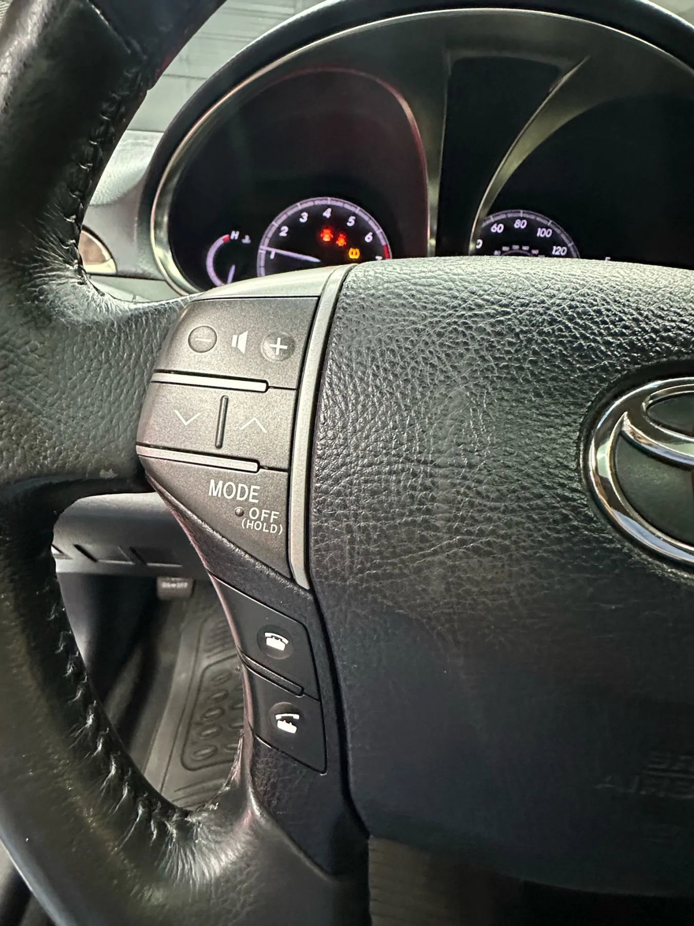 Used 2012 Toyota Avalon Limited image 15