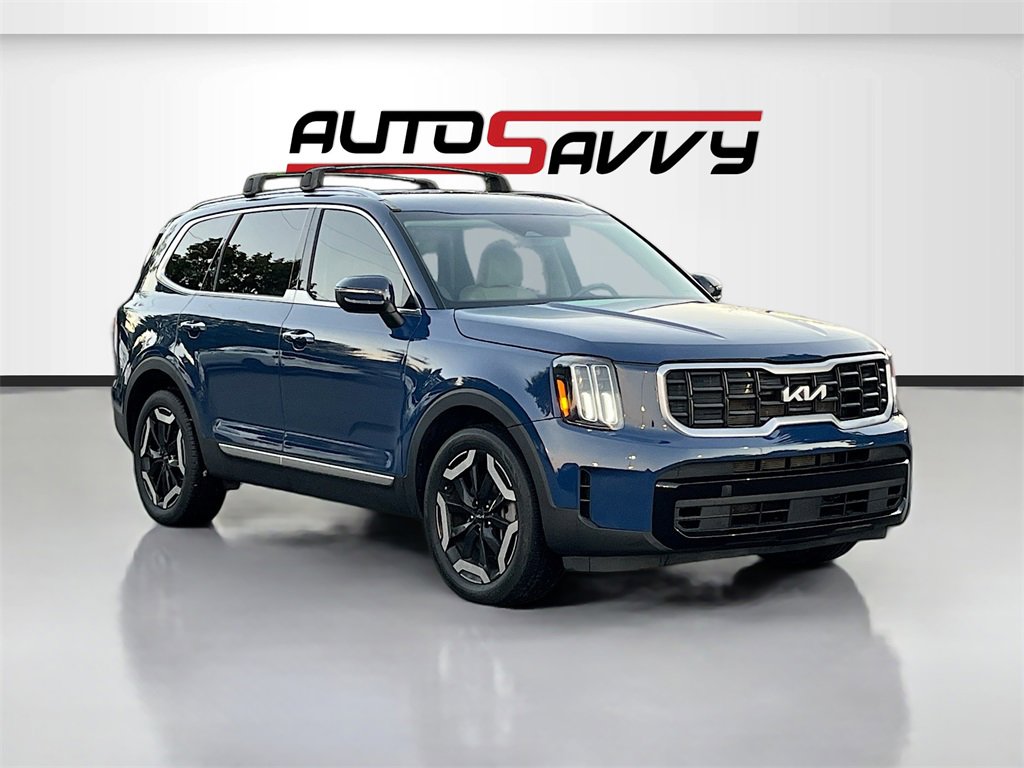 Used 2023 Kia Telluride S image 1