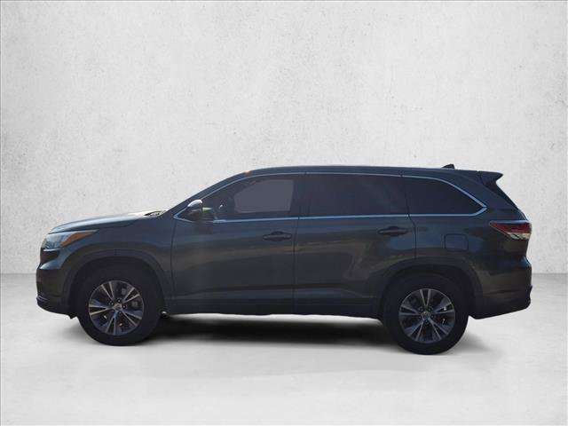 Used 2015 Toyota Highlander Plus FWD image 8