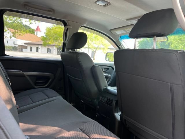 Used 2015 Nissan Titan SV w/ SV Value Truck Package AWD/4WD image 17
