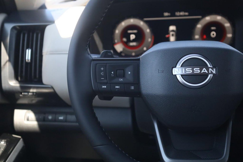 New 2026 Nissan Pathfinder SL image 10