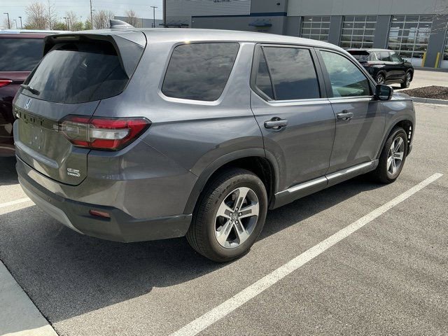 Used 2025 Honda Pilot EX-L image 5