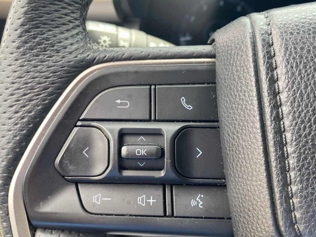 Used 2024 Toyota Tacoma TRD Sport w/ TRD Sport Premium Package AWD/4WD image 27