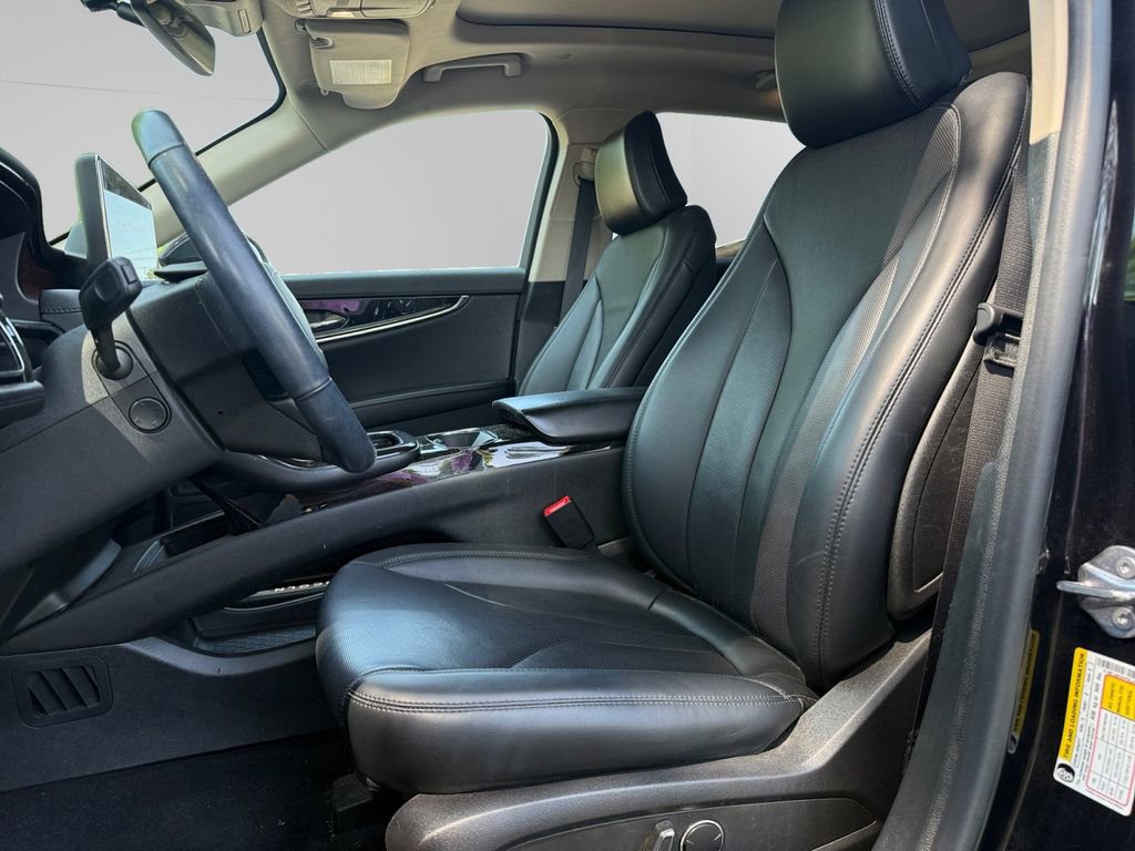 Used 2023 Lincoln Nautilus Reserve w/ Equipment Group 201A FWD image 9