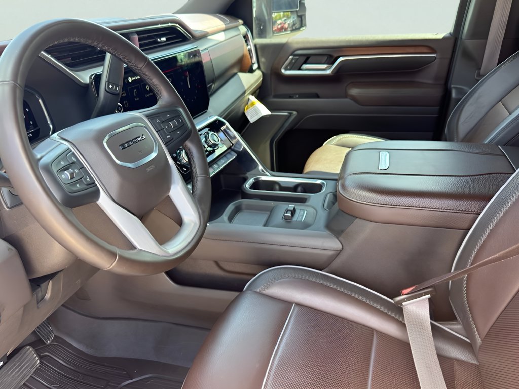 Used 2025 GMC Sierra 2500 Denali w/ Denali Reserve Package AWD/4WD image 8
