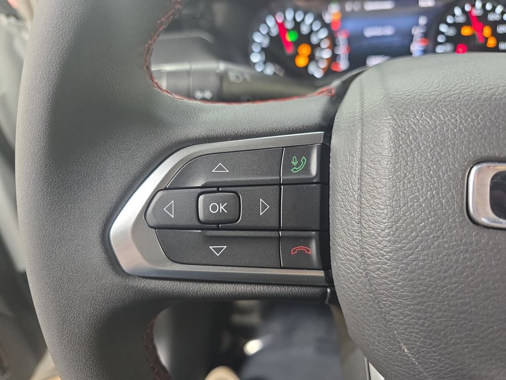 Used 2025 Jeep Compass Trailhawk AWD/4WD image 16