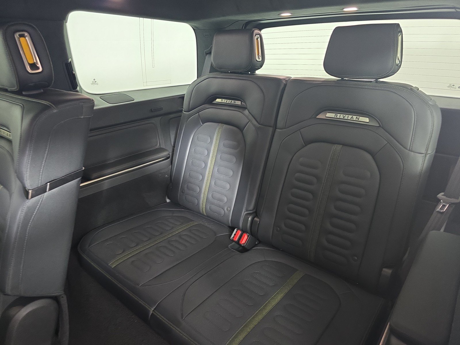 Used 2024 Rivian R1S Adventure AWD/4WD image 22