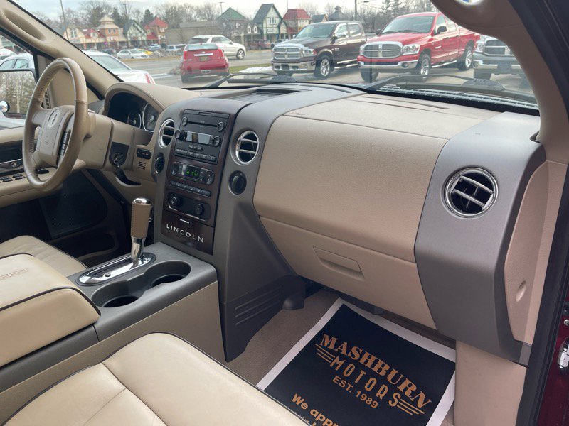 Used 2006 Lincoln Mark LT 4x4 image 50