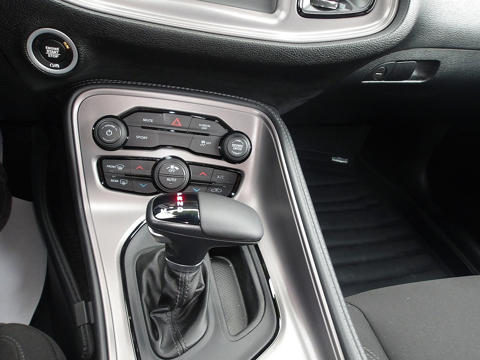Used 2023 Dodge Challenger SXT w/ Blacktop Package AWD/4WD image 13
