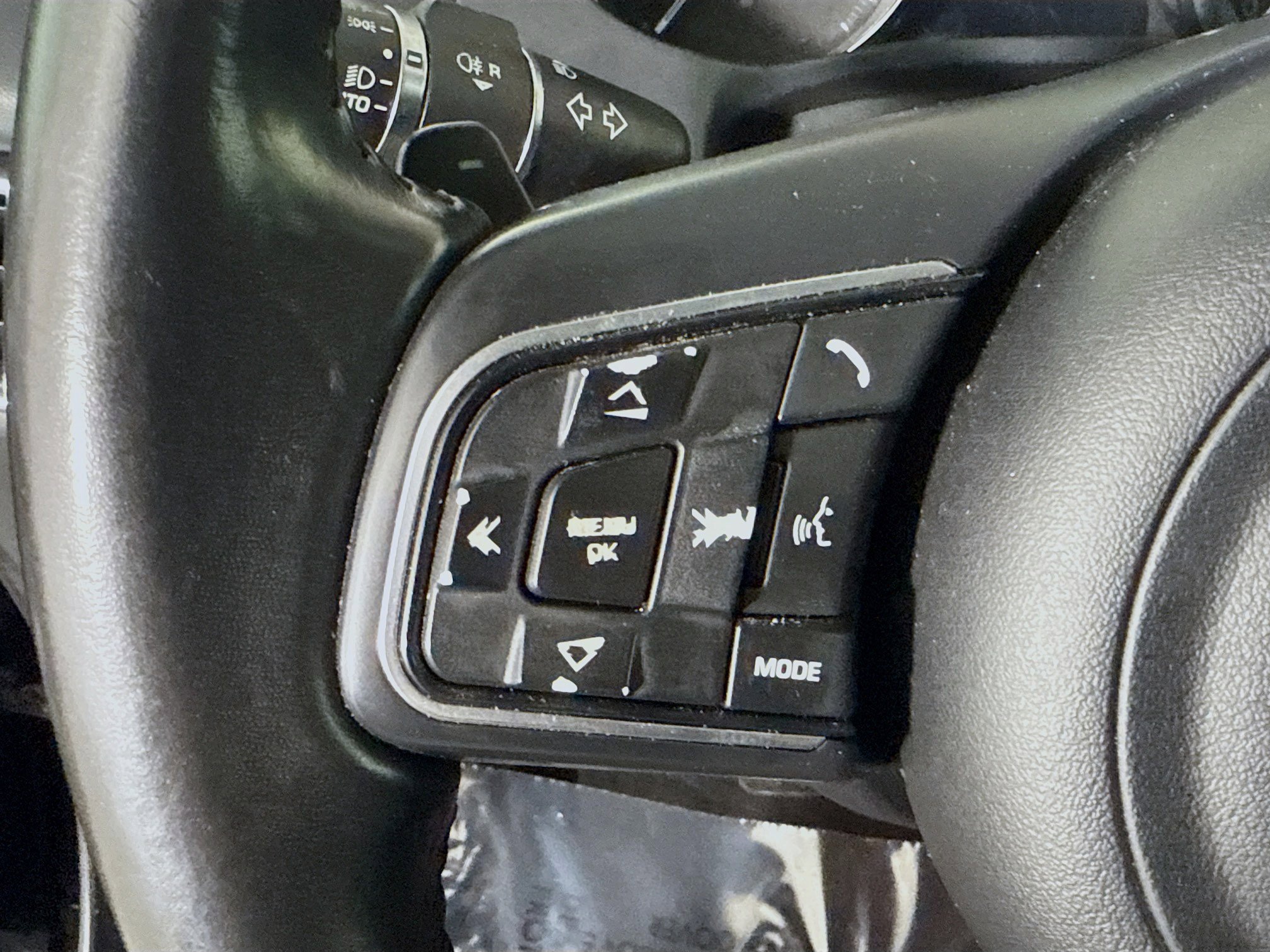 Used 2020 Jaguar F-PACE Premium image 14