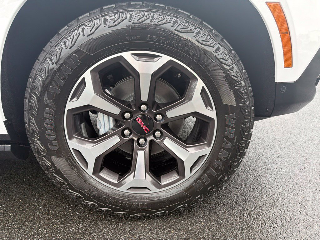 New 2026 GMC Yukon AT4 Ultimate w/ LPO, Floor Liner Package AWD/4WD image 10