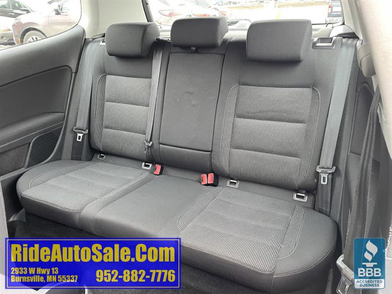 Used 2010 Volkswagen Golf 2-Door image 24