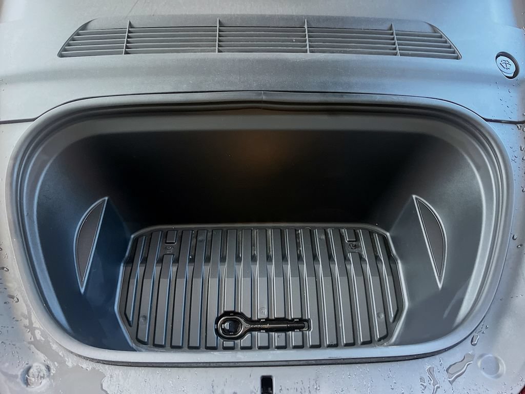Used 2025 Tesla Model Y Long Range RWD image 31