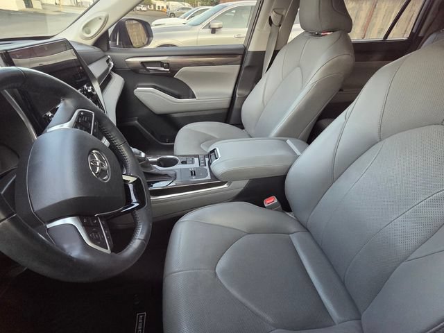 Used 2022 Toyota Highlander Limited AWD/4WD image 9