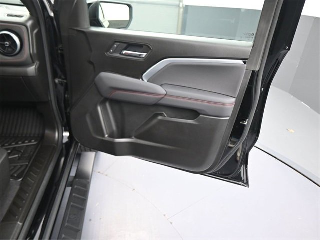 Used 2025 Chevrolet Colorado Z71 w/ Technology Package image 11