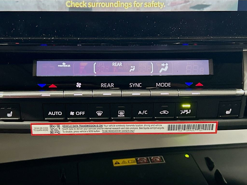 Used 2026 Toyota Sienna XLE image 15