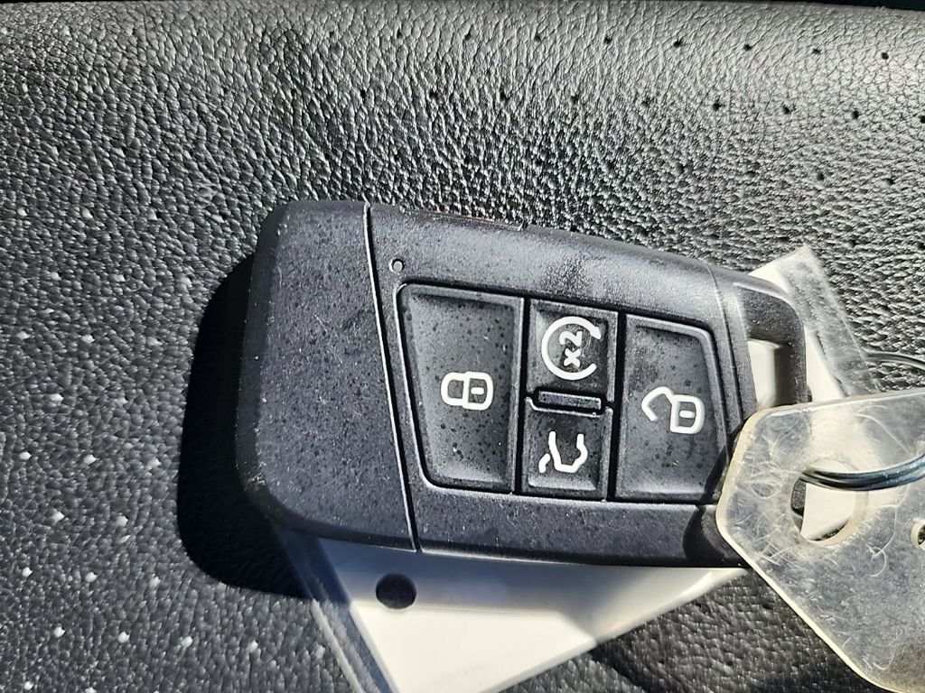 Used 2022 Volkswagen Tiguan SE R-Line AWD/4WD image 34