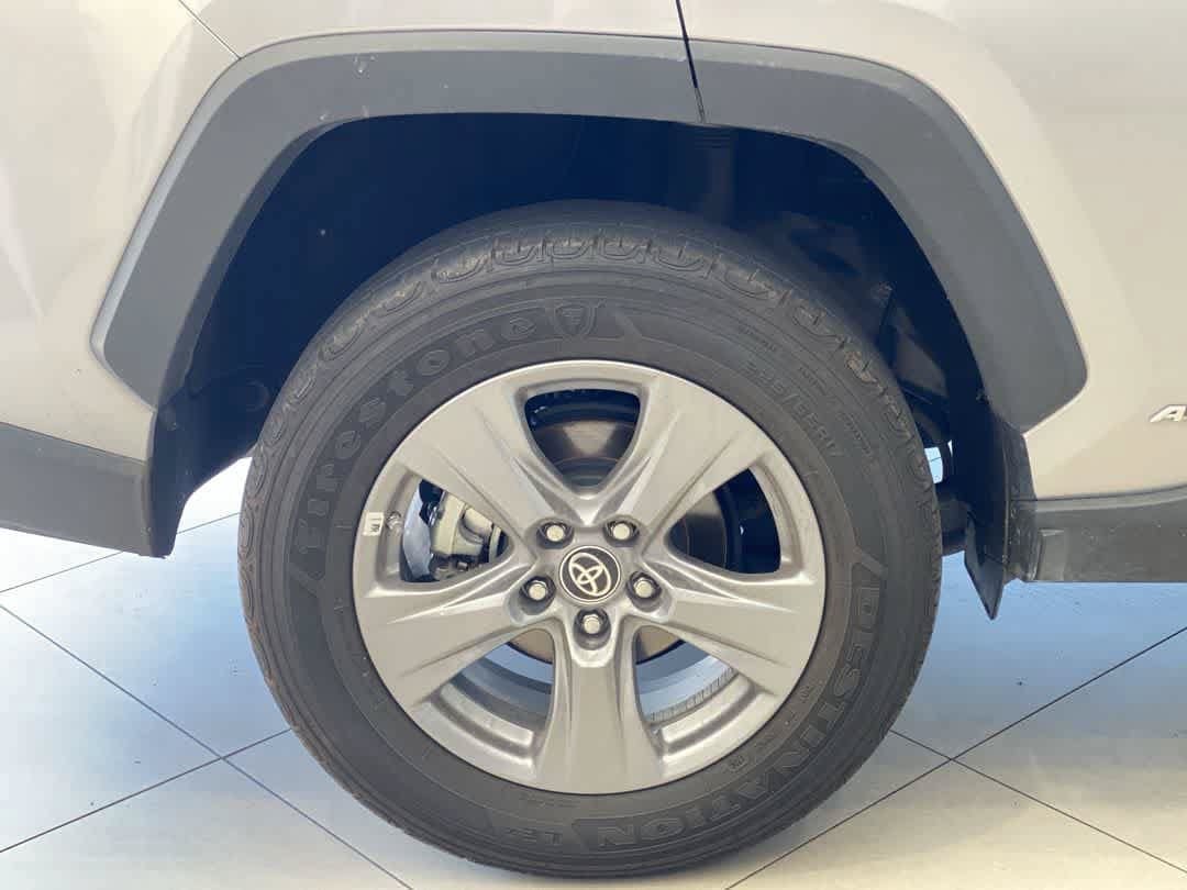 Used 2024 Toyota RAV4 LE AWD/4WD image 13
