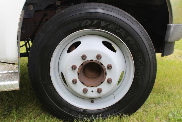 Used 2001 Ford F550 XL image 31