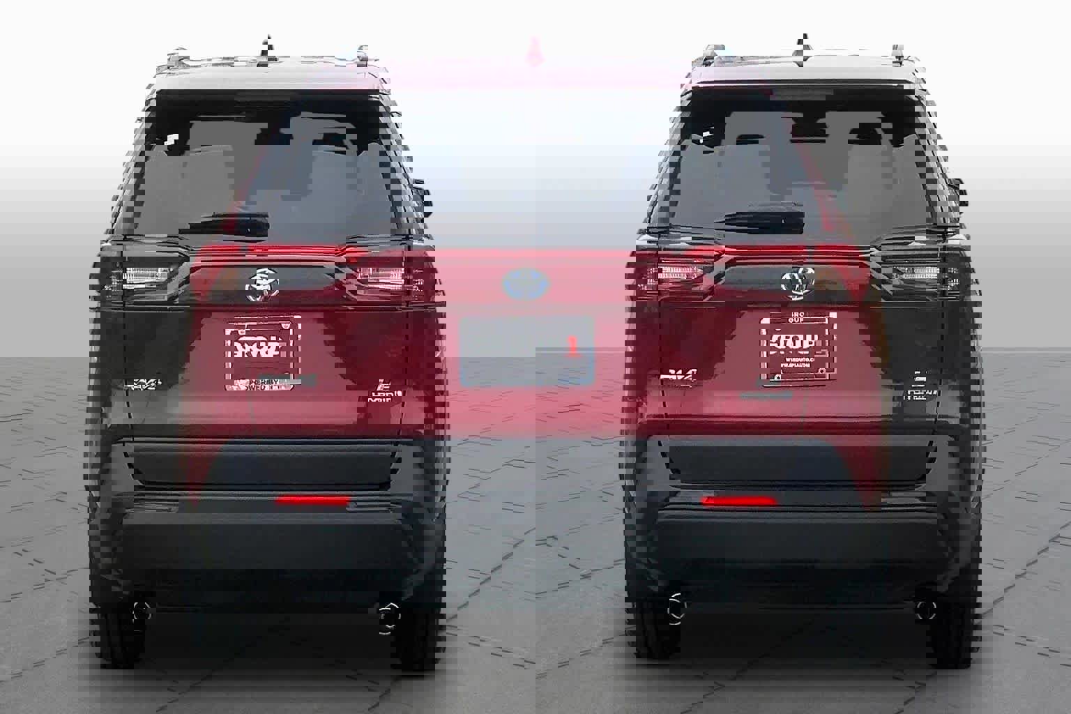 Used 2021 Toyota RAV4 LE image 5