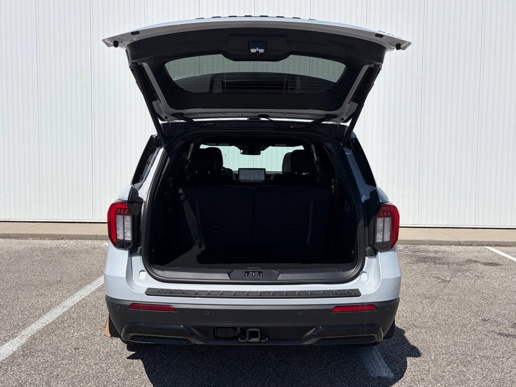 New 2026 Ford Explorer ST-Line w/ ST-Line Street Pack AWD/4WD image 18