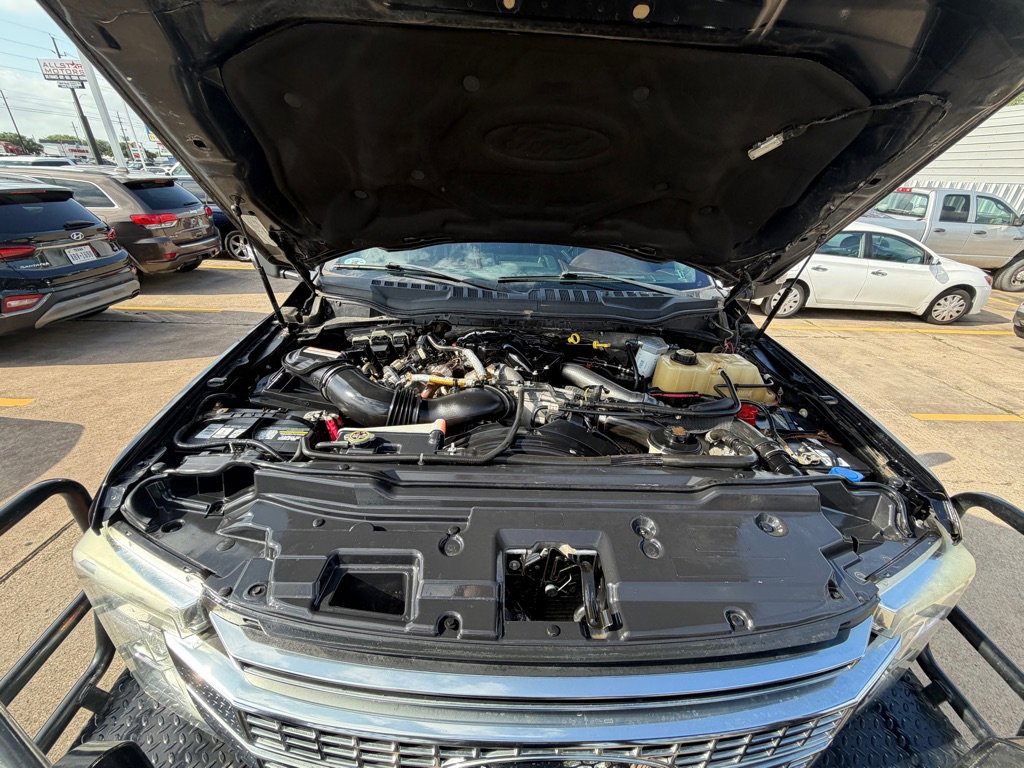 Used 2017 Ford F450 Platinum w/ Platinum Ultimate Package AWD/4WD image 4