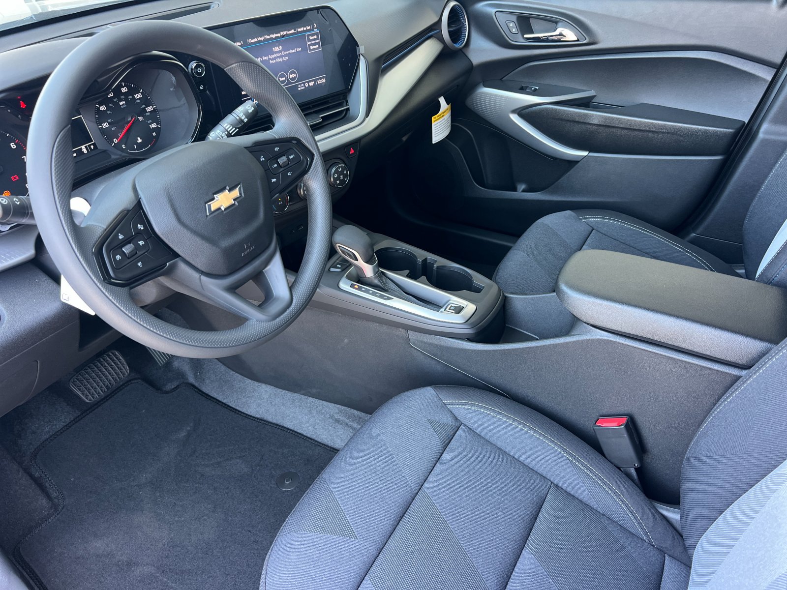 New 2026 Chevrolet Trax LS w/ Driver Confidence Package FWD image 10