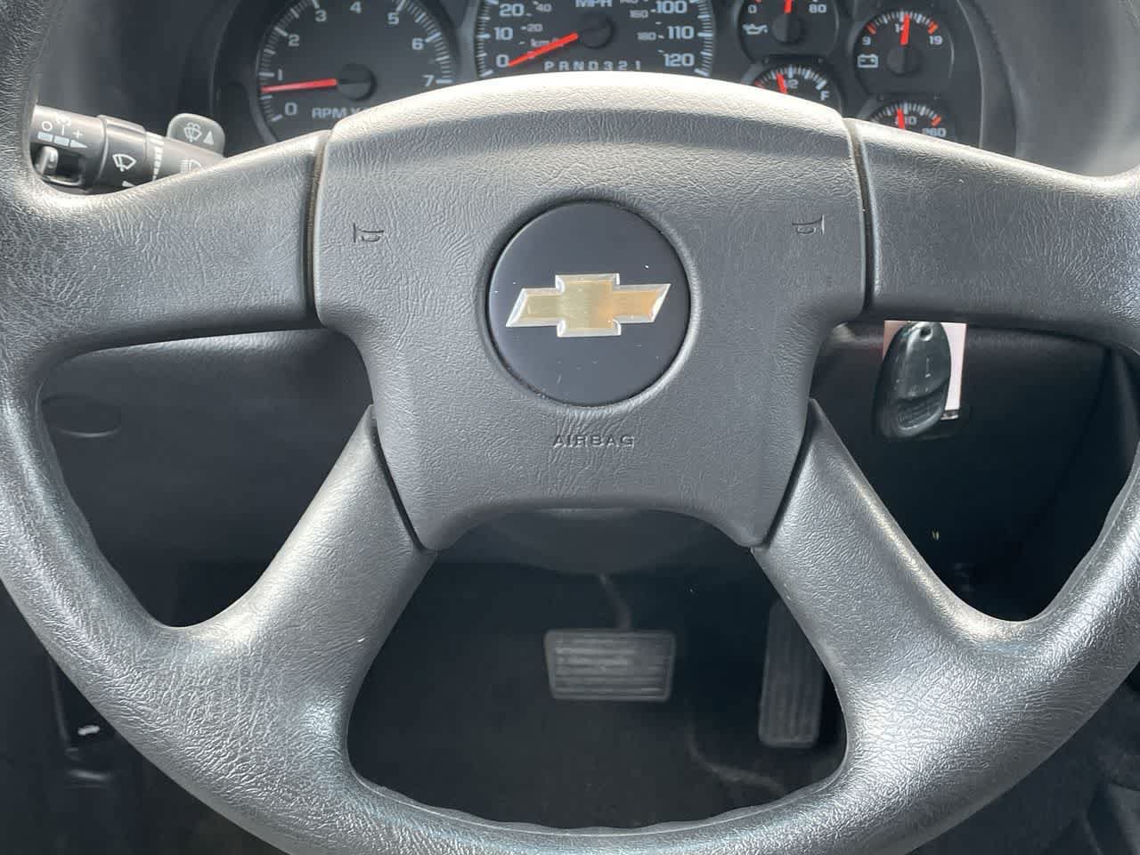 Used 2008 Chevrolet TrailBlazer LT w/ Sun And Sound Package RWD image 10