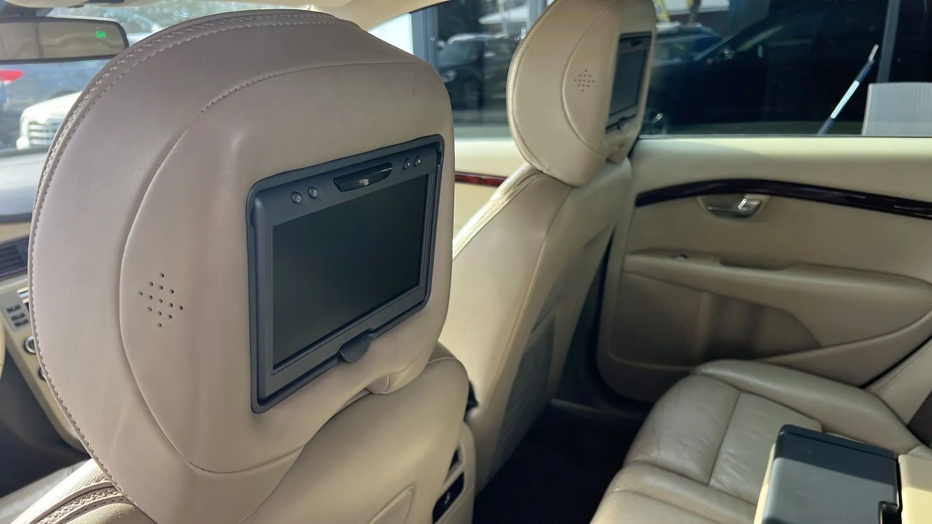 Used 2008 Volvo XC70 3.2 image 30