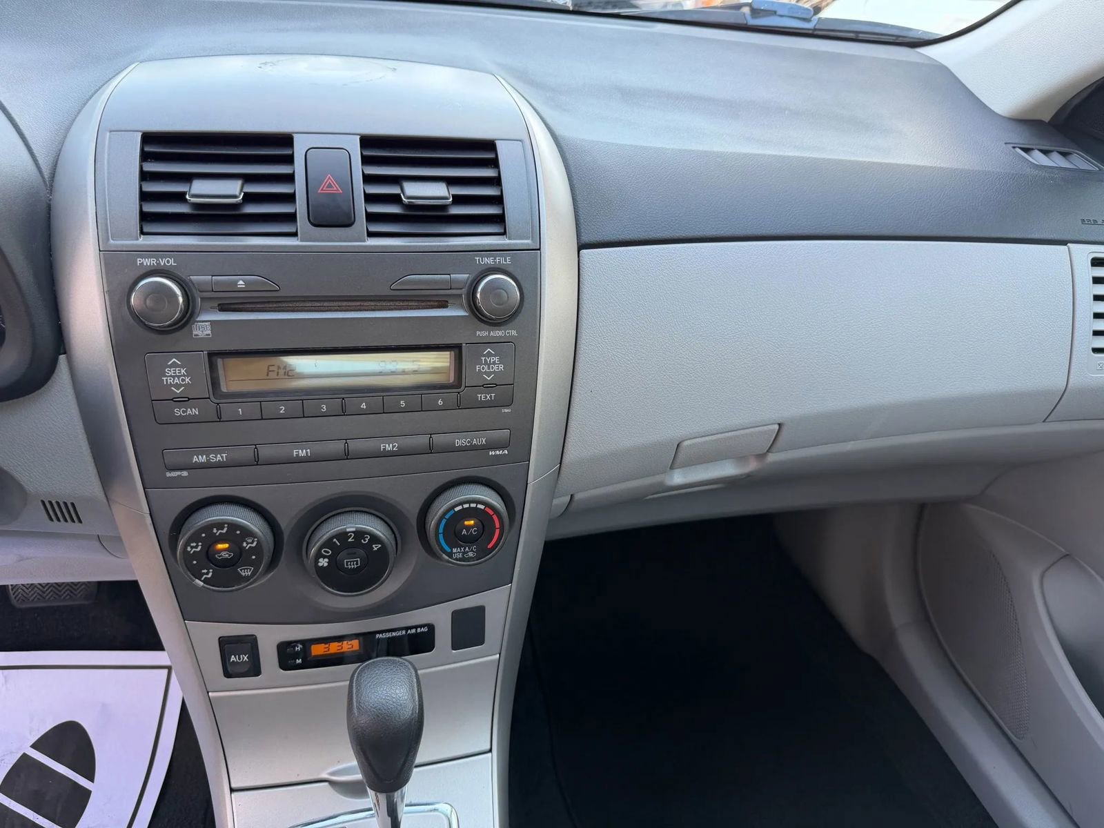 Used 2011 Toyota Corolla LE image 31