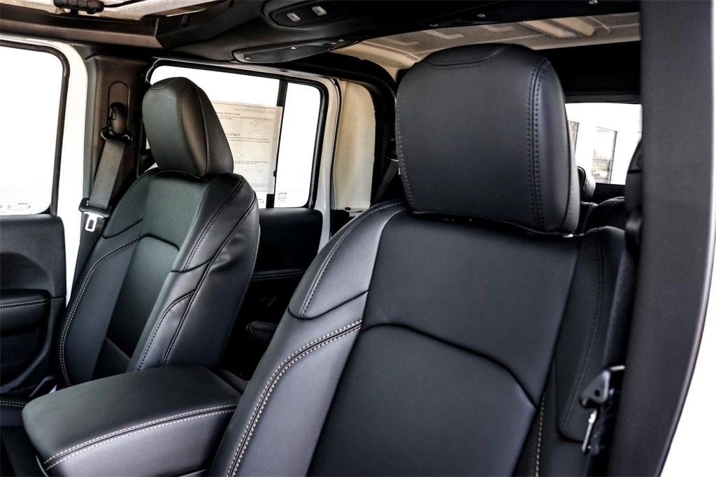 New 2025 Jeep Gladiator Sport w/ Premium Package image 9