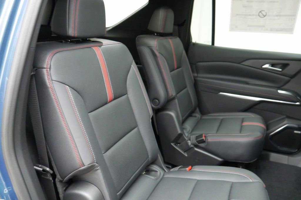 New 2026 Chevrolet Traverse RS image 25