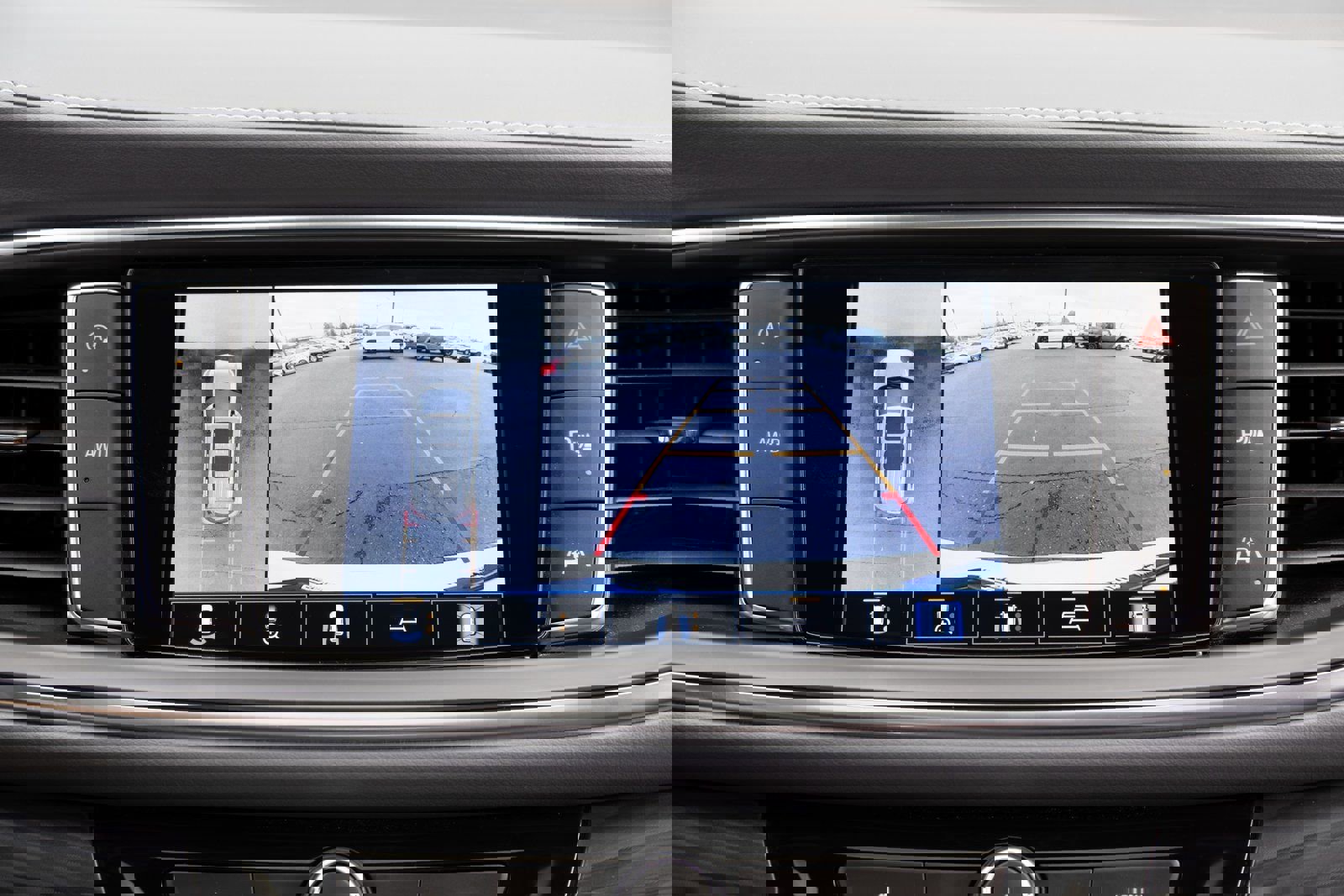 Used 2023 Buick Enclave Premium image 4