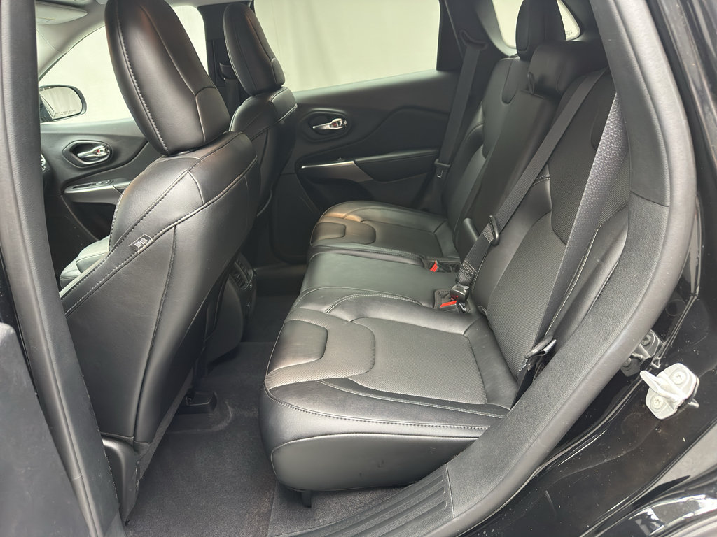 Used 2022 Jeep Cherokee Limited AWD/4WD image 13