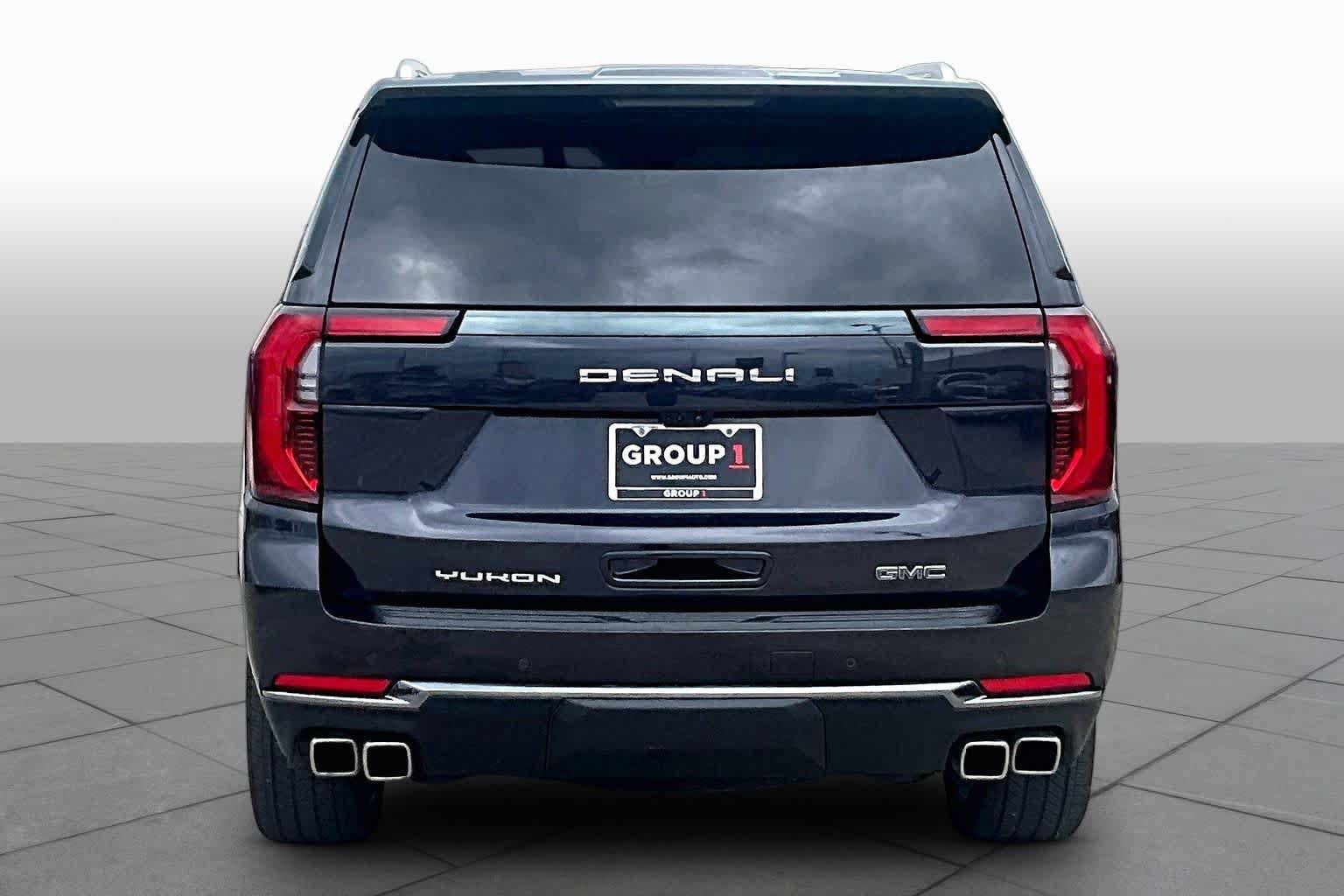 Used 2025 GMC Yukon Denali Ultimate w/ LPO, Floor Liner Package AWD/4WD image 5