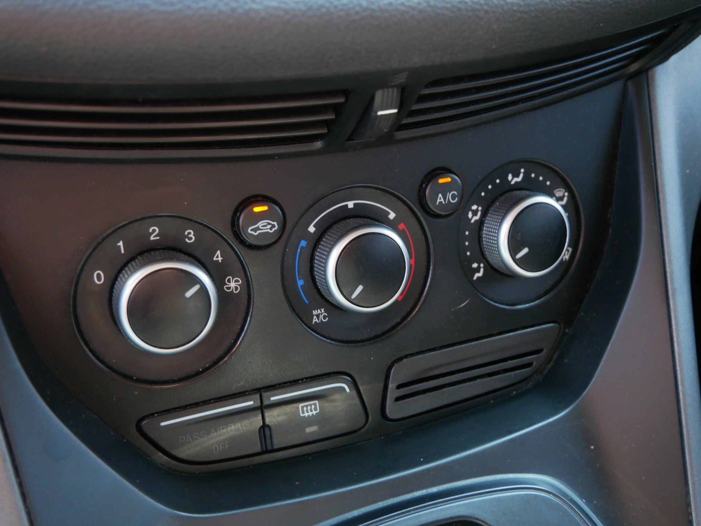 Used 2014 Ford Escape S FWD image 28