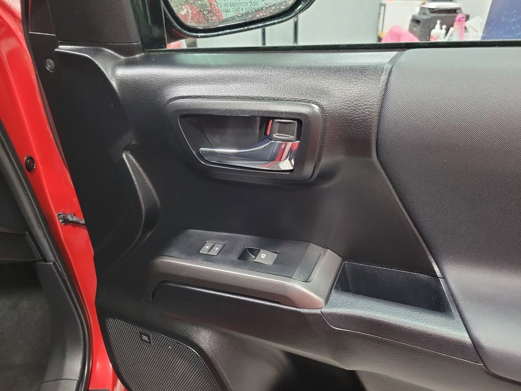 Used 2022 Toyota Tacoma TRD Sport image 27